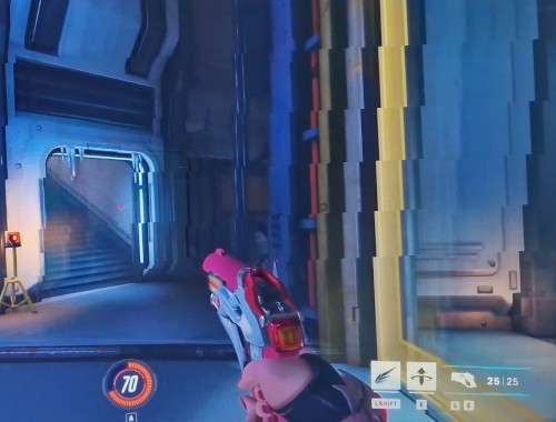 Phénomène du tearing dans Overwatch 2: on voit tout un escalier vertical d'images alors que le joueur tourne la camera